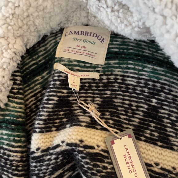 Cambridge Lamb’s Wool Sweater - Picture 4 of 6